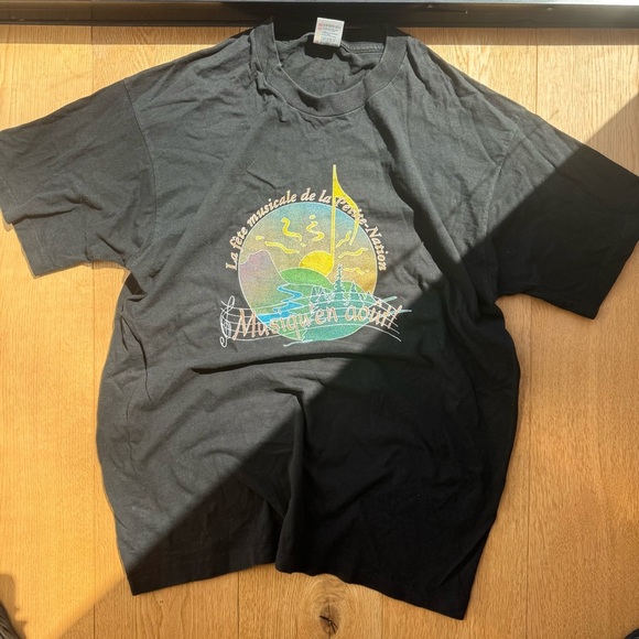 VINTAGE SHIRT SLEEVE BLACK GRAPHIC TEE - XL - Picture 9 of 9